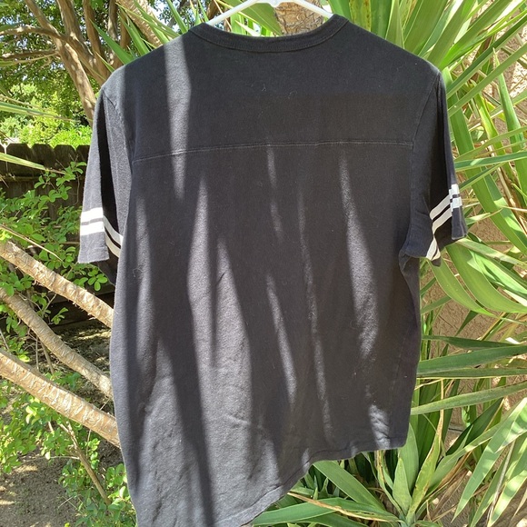 True Religion Men's T-Shirt - Picture 2 of 3